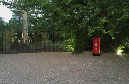 Saint-Christoly-de-Blaye Bed & Breakfast | Chateau Bavolier