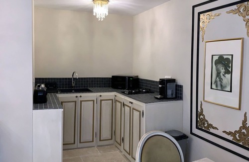 Saint-Christoly-de-Blaye House | Chateau Bavolier