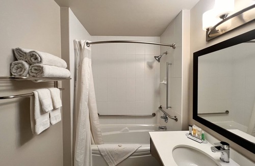 Halifax Hotel | Chateau Bedford, Trademark Collection by Wyndham