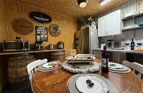 Clyde House | Chateau Bourbon – Luxury Whiskey Lounge Retreat