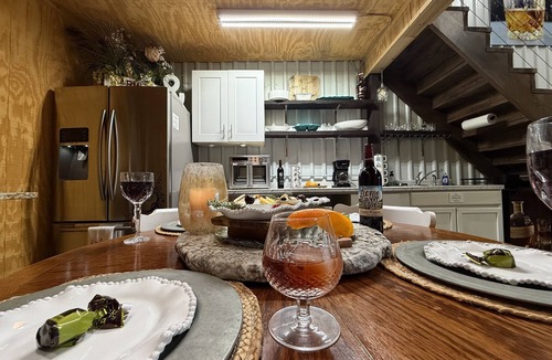 Clyde House | Chateau Bourbon – Luxury Whiskey Lounge Retreat