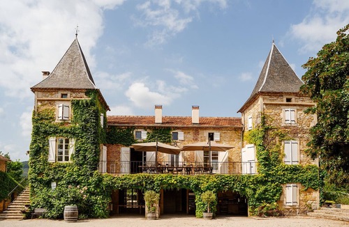 Prayssac Villa | Chateau Camp del Saltre Main house with beautiful vineyard and swimming pool