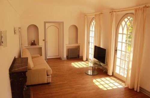 Roquemaure House | Chateau Castelrives