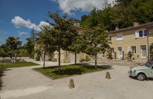 Baurech Bed & Breakfast | Chateau Champcenetz