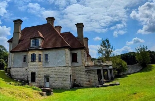 Titusville House | Chateau Cheval- La Maison