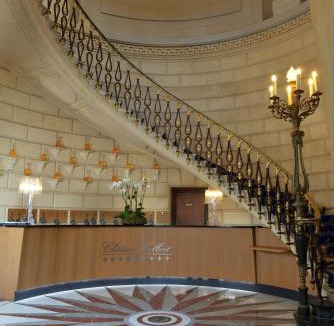 Maulevrier Hotel | Chateau Colbert