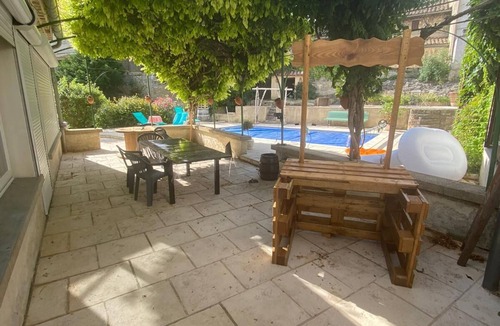 Roquemaure House | Chateau/Country House