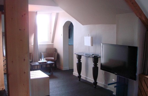 Baume-les-Dames Hotel | Chateau d'As