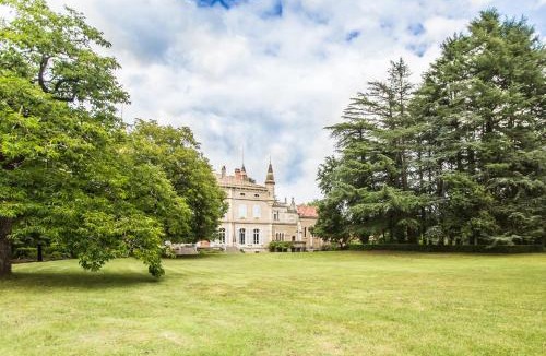 Grospierres Bed & Breakfast | Chateau de Bournet