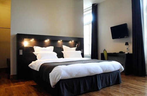 Villerest Hotel | Chateau De Champlong