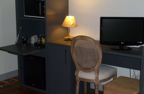 Saint-Menoux Bed & Breakfast | Chateau De Clusors