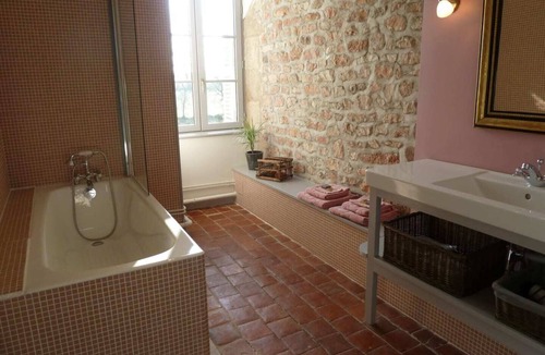 Saint-Menoux Bed & Breakfast | Chateau De Clusors