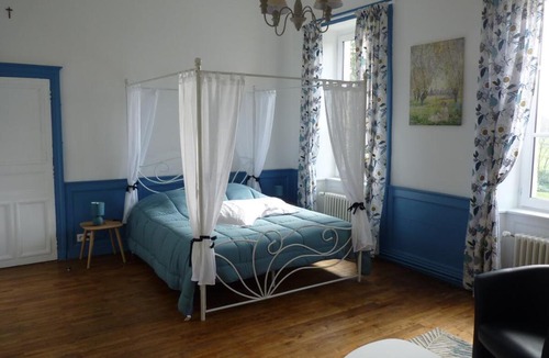 Comblessac Bed & Breakfast | chateau de Craon