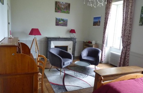 Comblessac Bed & Breakfast | chateau de Craon