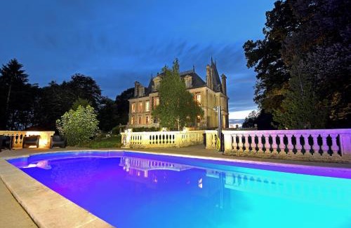 Saint-Leger-de-Fougeret Villa | Chateau de Clinzeau
