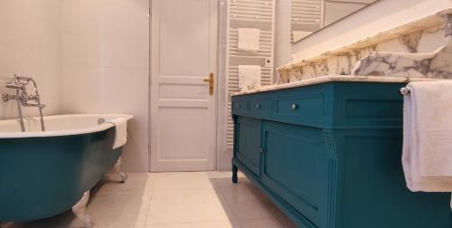 Brinville House | CHATEAU DE BRINVILLE