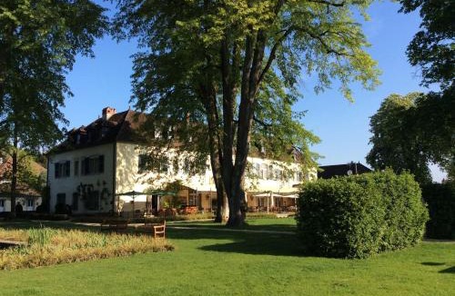 Port-Lesney Hotel | Chateau De Germigney