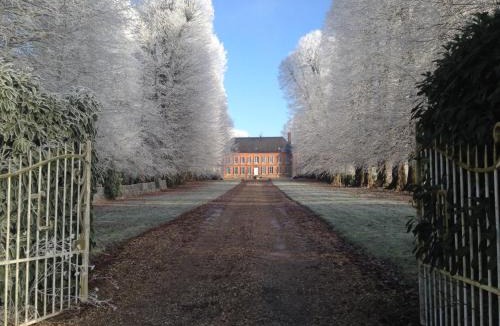 Hugleville-en-Caux Bed & Breakfast | Chateau De Grosfy