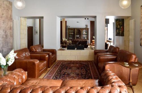 Vernantes Apartment | Chateau De Jalesnes