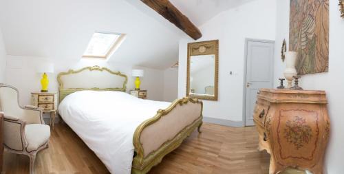 Loge-Fougereuse Bed & Breakfast | Chateau De La Goujonnerie