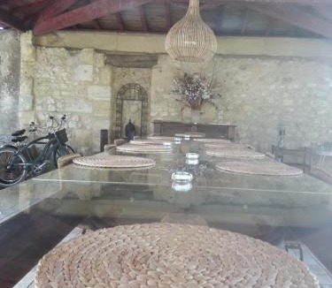 Bourg-sur-Gironde Bed & Breakfast | Chateau de la Grave