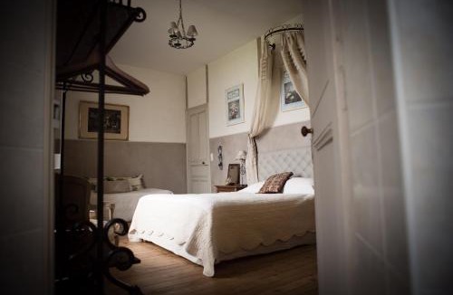 Andreze Bed & Breakfast | Chateau De La Moriniere