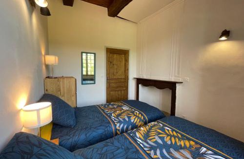 Marnhagues-et-Latour Apartment | Chateau de Latour sur Sorgue