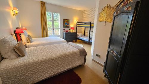 Saint-Pierre-de-l'Isle Apartment | Chateau de Mornay