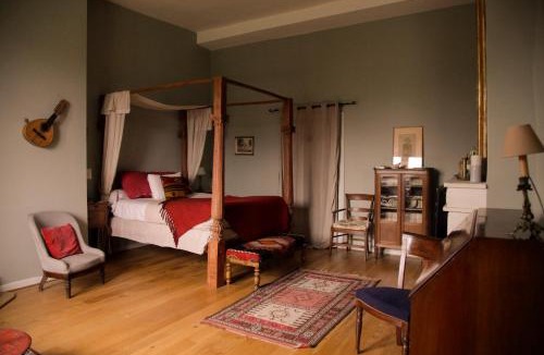 Magnac-sur-Touvre House | Chateau de Maumont