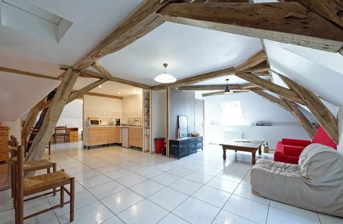 Saint-Forgeot Apartment | Château de Millery, Studio Closer to the Stars