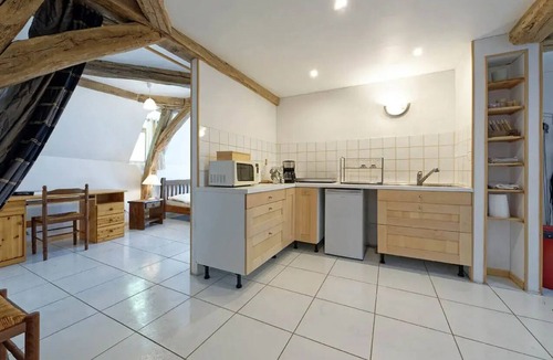 Saint-Forgeot Apartment | Château de Millery, Studio Closer to the Stars