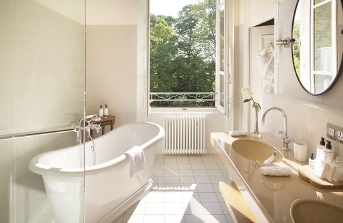 Sabran Hotel | Chateau De Montcaud