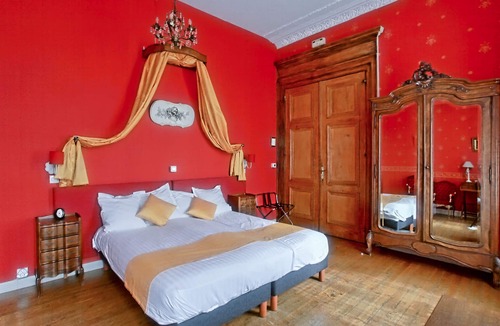 Aire-sur-la-Lys House | Chateau de Moulin le Comte, 4 EPIS GDF Bed and breakfast tables