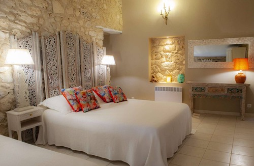 Murviel-les-Beziers Bed & Breakfast | Chateau de Murviel