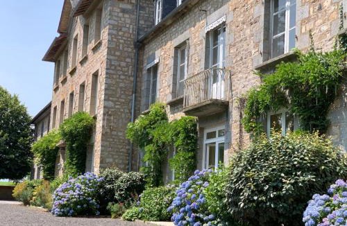 Juvigny-sous-Andaine House | Chateau de Vaudezert And The Gate House