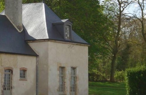 Gesnes-le-Gandelin House | Chateau de Vaux