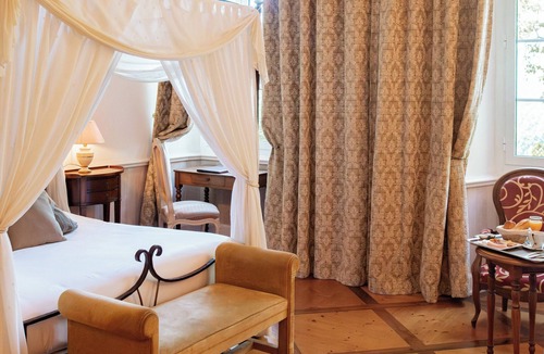 Challes-les-Eaux Hotel | Chateau des Comtes de Challes