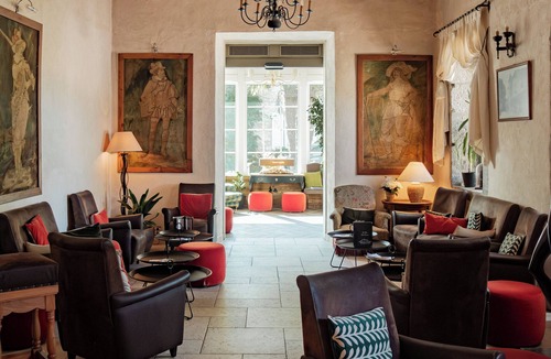 Challes-les-Eaux Hotel | Chateau des Comtes de Challes