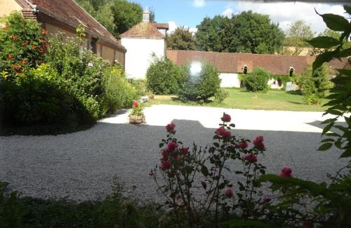 Bucey-en-Othe Bed & Breakfast | Chateau Des Roises