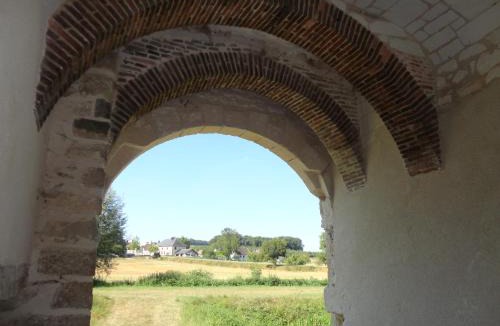 Bucey-en-Othe Bed & Breakfast | Chateau Des Roises