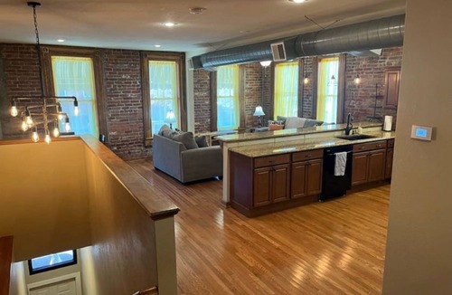 Warrensburg Apartment | Chateau Du Burg-Historic 1bd, downtown, dog friendly, free breakfast and coffee