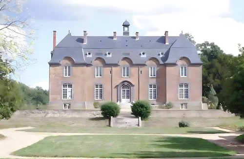 Saint-Mars-du-Desert Bed & Breakfast | Château du Perray – Princess Room with Park View and Shared Pool