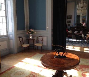 La Bastide-de-Serou Bed & Breakfast | Chateau du Val Larbont
