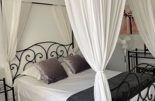 Saint-Genix-sur-Guiers Bed & Breakfast | Chateau de Saint-Genix