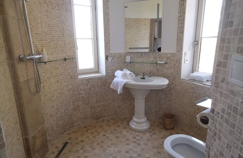 Saint-Genix-sur-Guiers Bed & Breakfast | Chateau de Saint-Genix