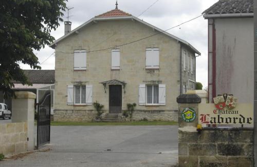 Saint-Medard-de-Guizieres Bed & Breakfast | Chateau Laborde Marjolaine