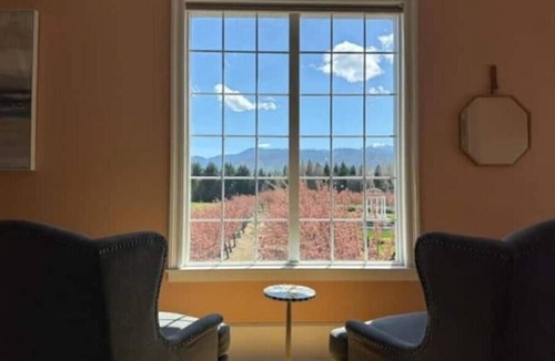 Ashland Apartment | Chateau Herbe ~ Oberon Suite w/Kitchen