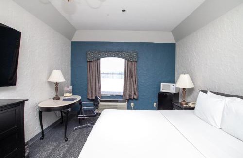Bloomington Hotel | Chateau Hotel and Conference Center