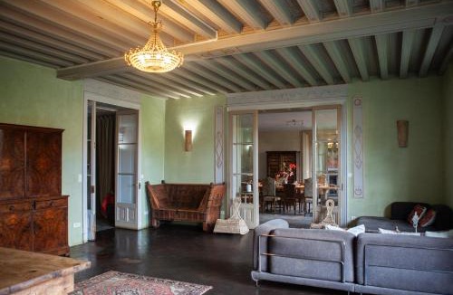 Chalabre House | Chateau in medieval Bastide - Sleeps up to 17