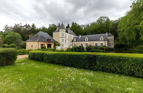 Villiers-au-Bouin Villa | Château in Touraine with Private Park